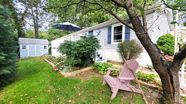 Read more about the article Manufactured Home in Wappingers Park with Creek View & Fishing