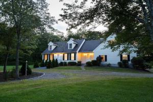 Gorgeous residence in Millbrook Schools